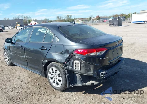 2021 Toyota Corolla Le z USA, uszkodzony, nr VIN JTDEPMAE5MJ180661